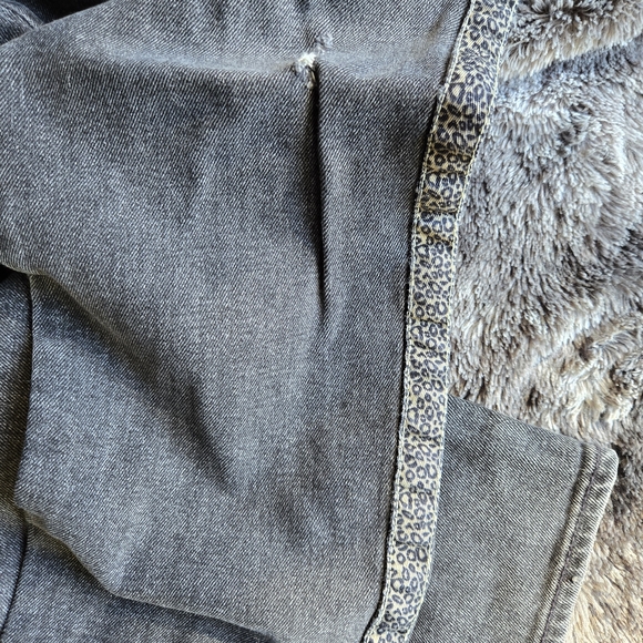 Sundry High-Rise Skinny Jeans with Leopard Side Trim – Size 29 - Picture 3 of 11